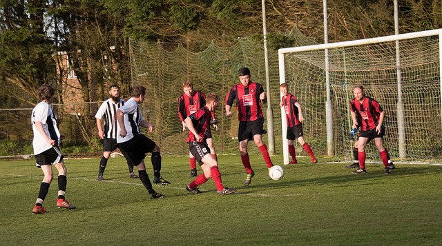 足坛保持竞 足坛保持竞